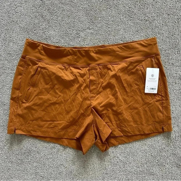 Athleta‎ Trekkie North Shorts Size 26 - Picture 1 of 4